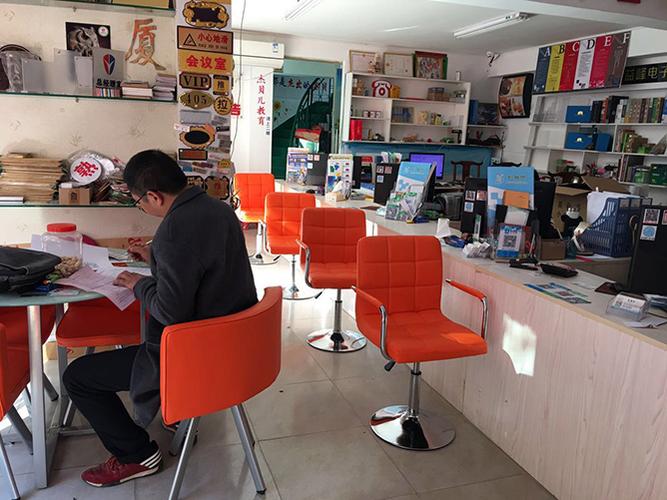 幾萬塊能否開啟圖文快印店？創(chuàng)業(yè)成本與平面設(shè)計(jì)業(yè)務(wù)解析